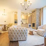 Ξενοδοχείο με διαμερίσματα Aplend Ovruc
