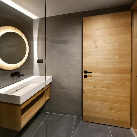 Aplend Ovruc Aparthotel 4*