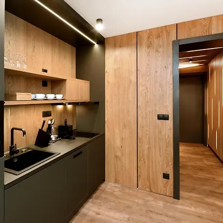 Ξενοδοχείο με διαμερίσματα Aplend Ovruc