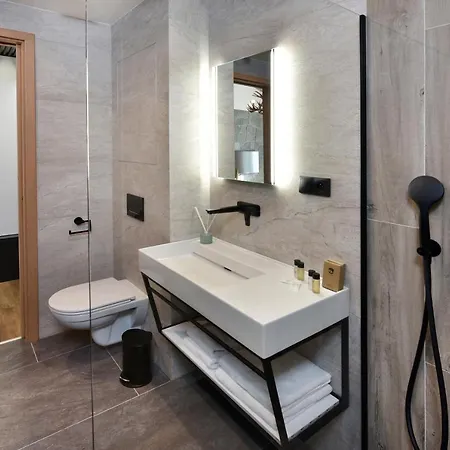 Aplend Ovruc Aparthotel 4*